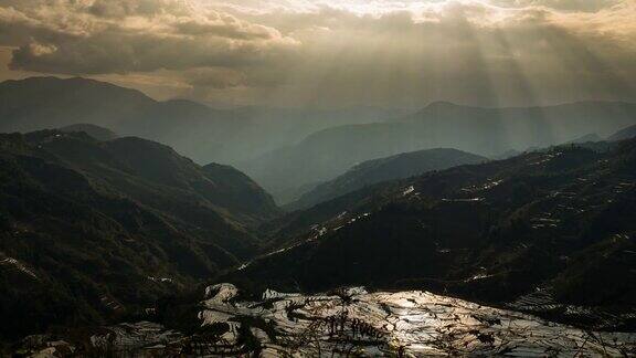 中国的山地和梯田景观光线