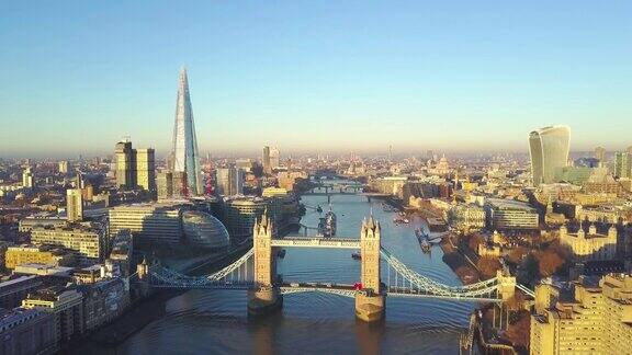 航拍伦敦和泰晤士河的城市景观