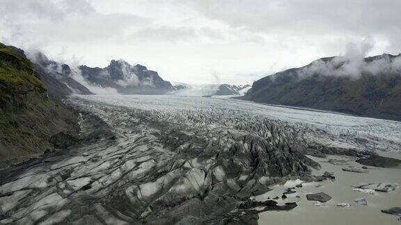 全球变暖导致冰川融化