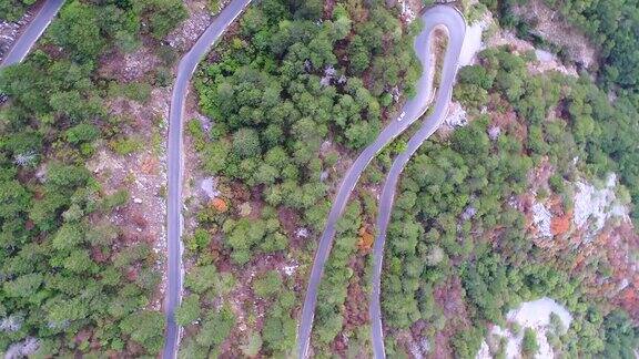 鸟瞰图的老蛇形路在黑山国家公园洛夫森