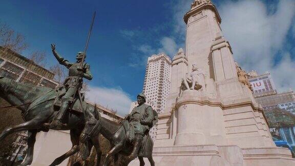 位于马德里的西班牙广场被称为西班牙广场