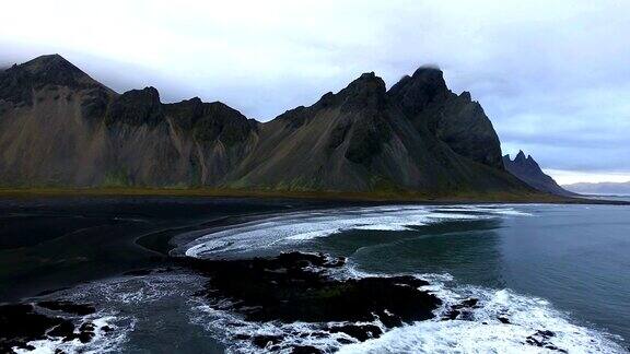镜头-航拍冰岛黑沙滩
