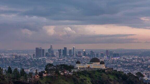 洛杉矶市中心和格里菲斯天文台昼夜日落时间流逝