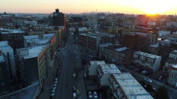 日落时分纽约市哈莱姆区的航拍