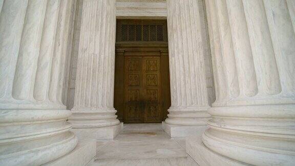 美国最高法院的前门