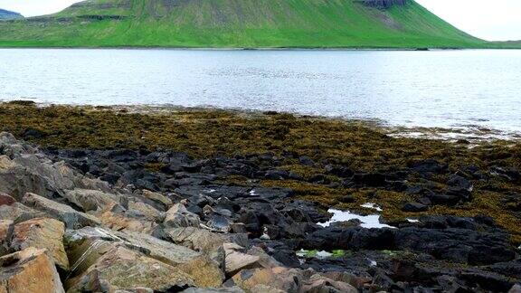 基尔丘山是冰岛西部美丽的地标