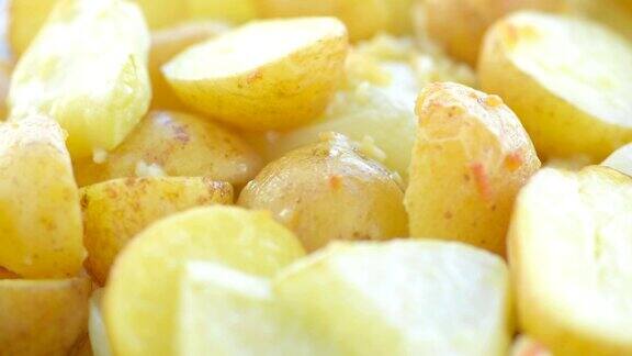 土豆西葫芦片在烤箱里烤