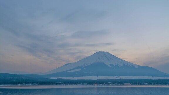 4K时间间隔从白天到夜晚的富士山Kawagutiko山梨日本