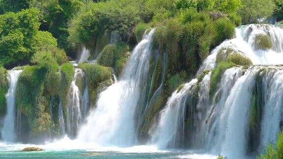 克罗地亚KRKA国家公园的瀑布美景