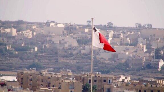 马耳他旗靠近