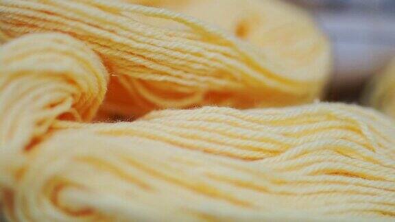 黄色毛线天然染料用于刺绣和编织