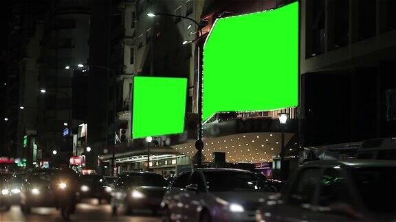 在布宜诺斯艾利斯Corrientes大道上的绿色屏幕广告牌
