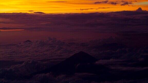 日落时分的阿贡火山