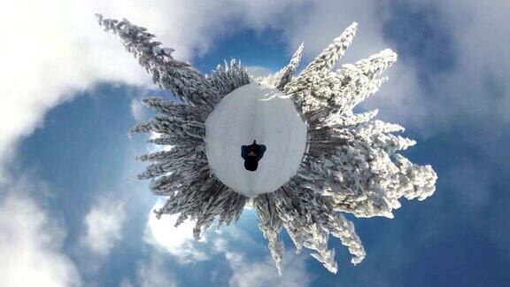人走过美丽的冬季森林360VRVR360小星球效应