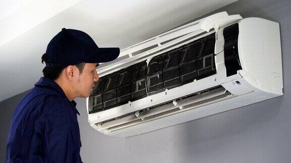 技术员服务检查和维修室内空调