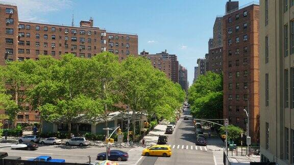 白天高角度建立拍摄的曼哈顿公寓大楼