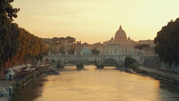 意大利罗马台伯河上的日落