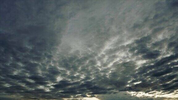 日落天空云移动的时间流逝
