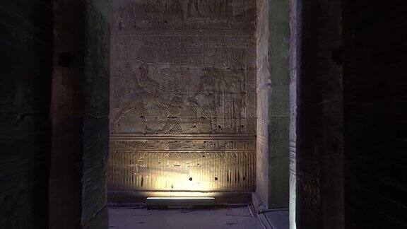 Edfu也拼成Idfu在古代被称为BehdetEdfu是荷鲁斯托勒密神庙的所在地也是一个古老的定居点埃及