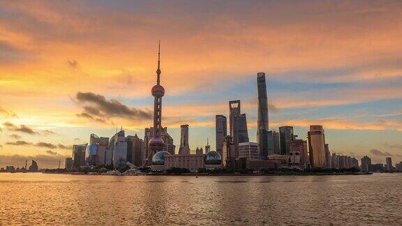 日出时的上海和现代建筑