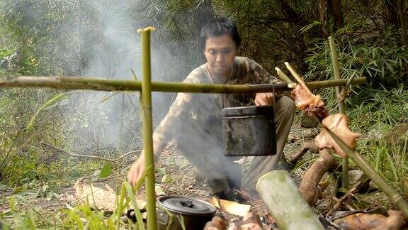 佛瑞斯特准备食物