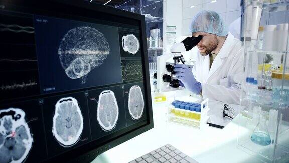 未来实验室团队电脑屏幕上的脑电波扫描研究
