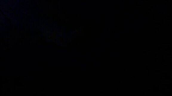 夜晚城市上空的闪电炫目壮观的闪电雷暴镜头MP46秒