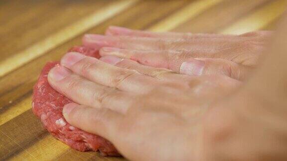 在木板上手工制作汉堡
