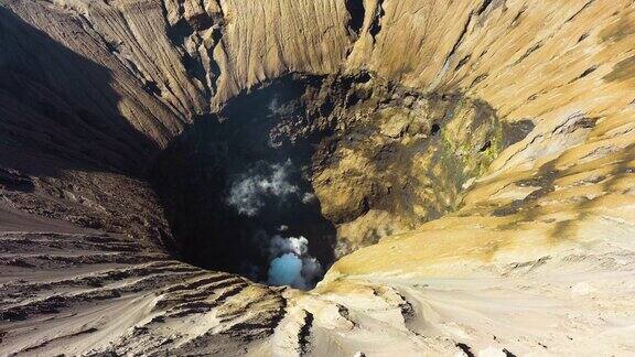 鸟瞰图的Bromo火山口活火山腾格里塞缪国家公园在东爪哇印度尼西亚