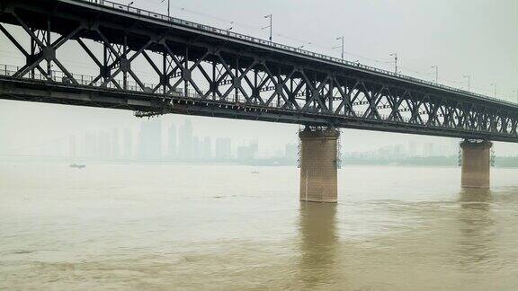 白天时间武汉长江著名的长江大桥全景4k时间流逝中国
