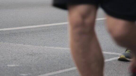 马拉松运动员人群前视图腿运动员注意力不集中
