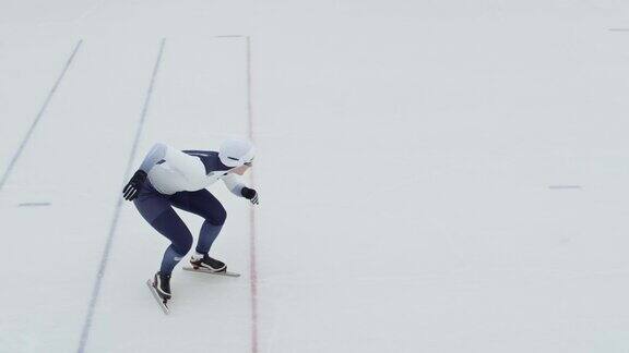 女子运动员速度滑冰慢动作
