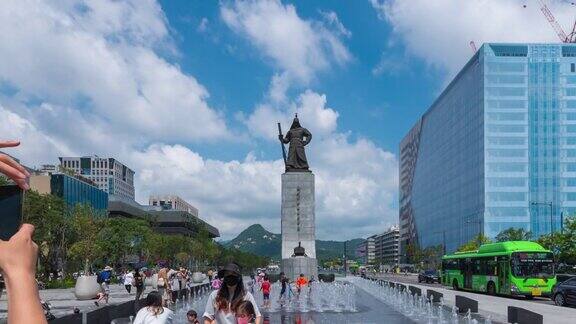 韩国首尔2022年8月20日韩国海军英雄李舜臣将军的雕像