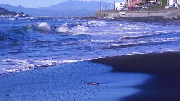 来自稻村长崎的富士和Enoshima(左图·变焦)