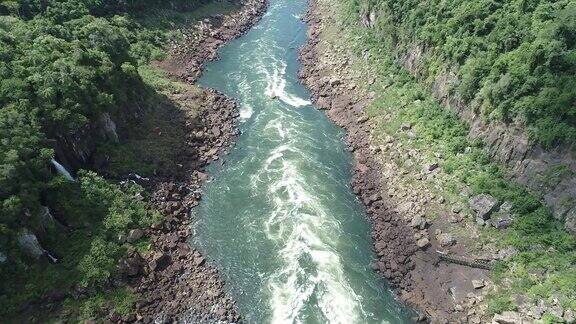 鸟瞰图的瀑布IguaçuFozdoIguaçu巴西和阿根廷的米塞内斯旅游点伟大的景观被选为世界七大奇迹之一