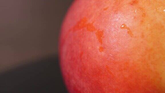 特写详细的观点多汁的桃子