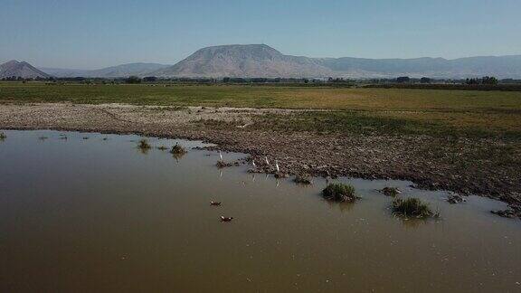 用无人机拍下了和子谷卢湖的4k视频