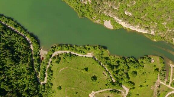 从塞尔维亚的塔拉山鸟瞰斯帕吉奇湖