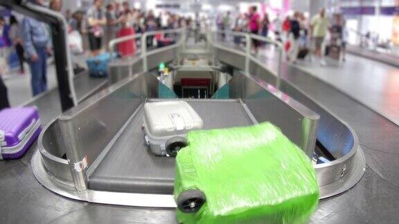 航站楼行李提取处在机场内