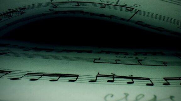 4k微距特写透过里面的音乐笔记