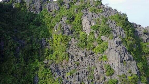 石灰岩山脉详细鸟瞰图