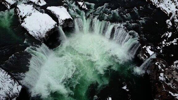 冰岛Godafoss瀑布的鸟瞰图