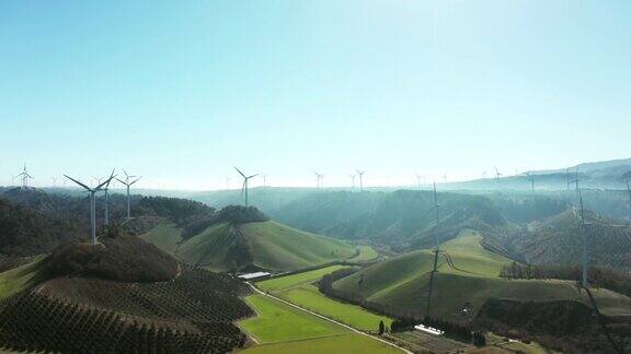 意大利南部风力涡轮机农场的鸟瞰图