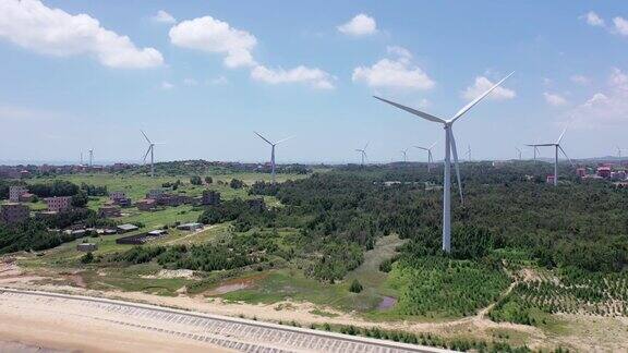 鸟瞰岛上的风力发电厂