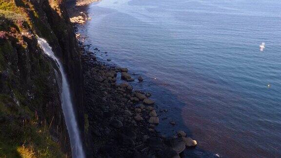 苏格兰斯凯岛的KiltRock和Mealt瀑布