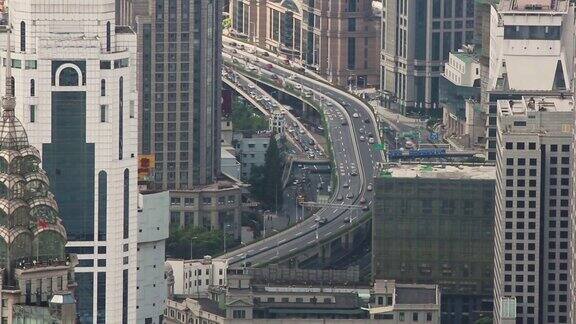 繁忙的交通天桥在现代城市上海中国