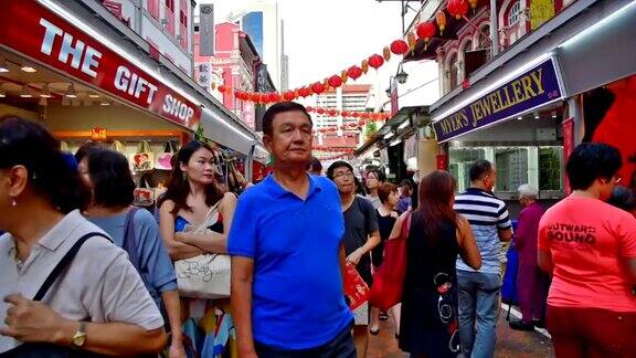 中国新年在新加坡华埠和旅客享受旅游