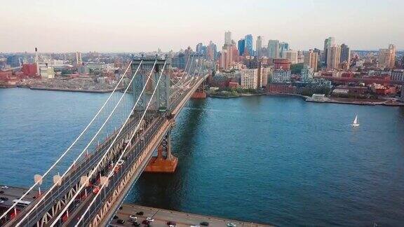 俯瞰曼哈顿大桥和布鲁克林市中心