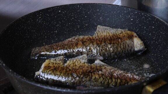 煮鱼平底锅煎