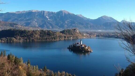 斯洛文尼亚的布莱德湖和教堂